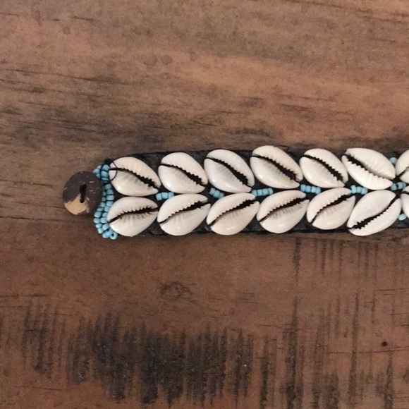 Shell bracelet - Picture 3 of 4